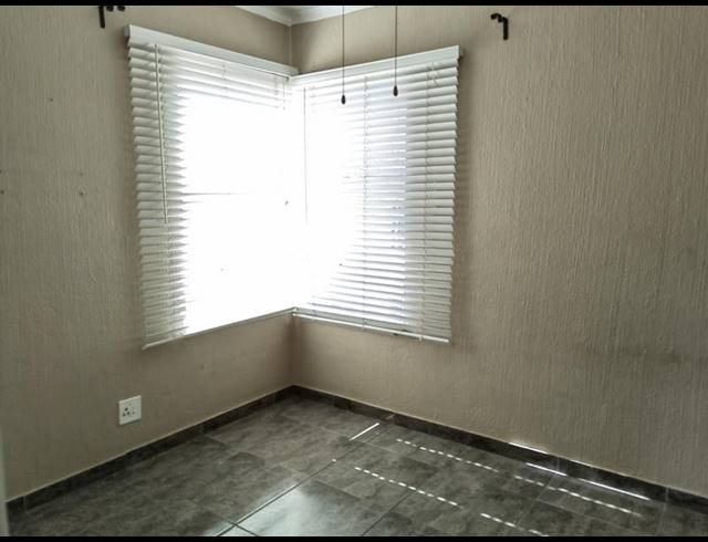 2 BEDROOM TOWNHOUSE FOR SALE IN RACEVIEW